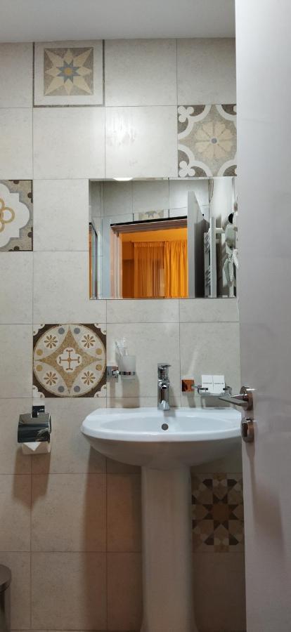 טביליסי Vere Corner Hotel מראה חיצוני תמונה
