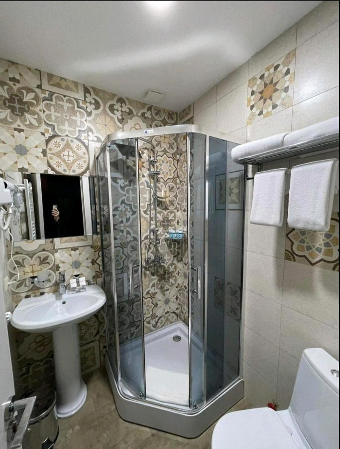 טביליסי Vere Corner Hotel מראה חיצוני תמונה